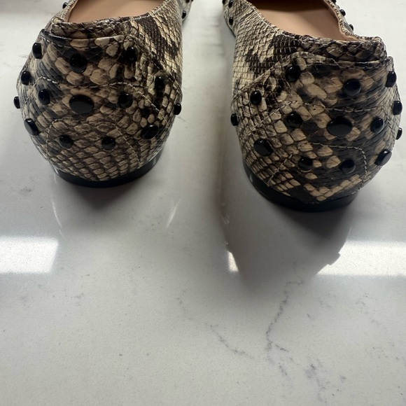 Tod's Black and Cream Flats with Snakeskin Pattern - Picture 7 of 7